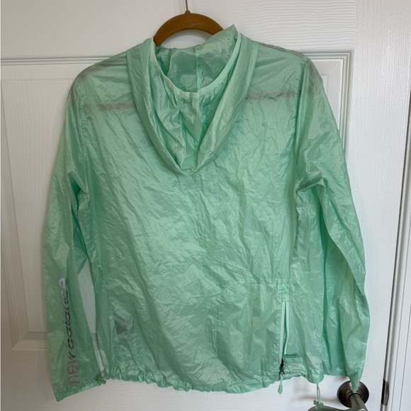 New Balance Light Green windbreaker - Picture 2 of 6